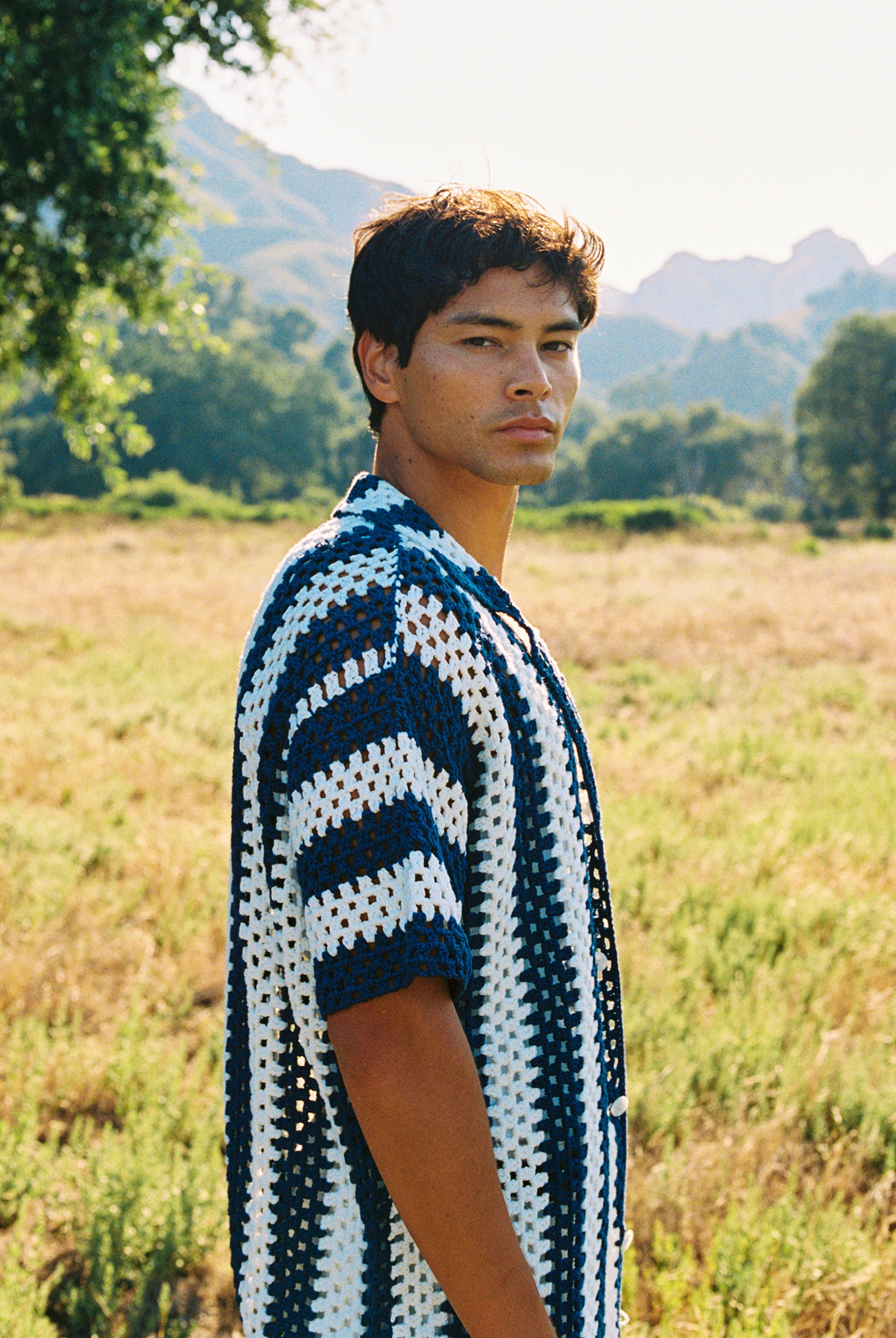 NAVY STRIPED CROCHET KNIT SHIRT